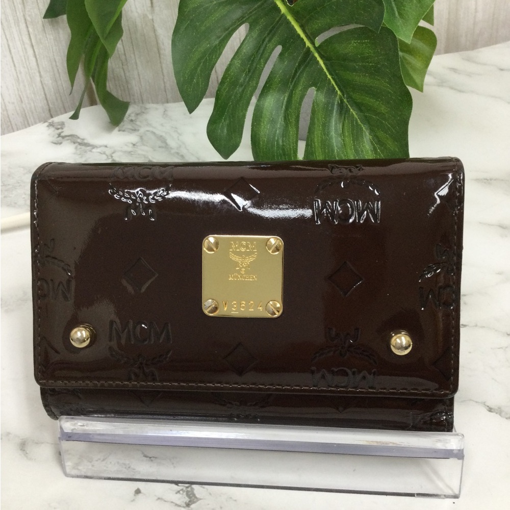 GUC MCM Patent Leather Bifold Wallet in Dark Brown